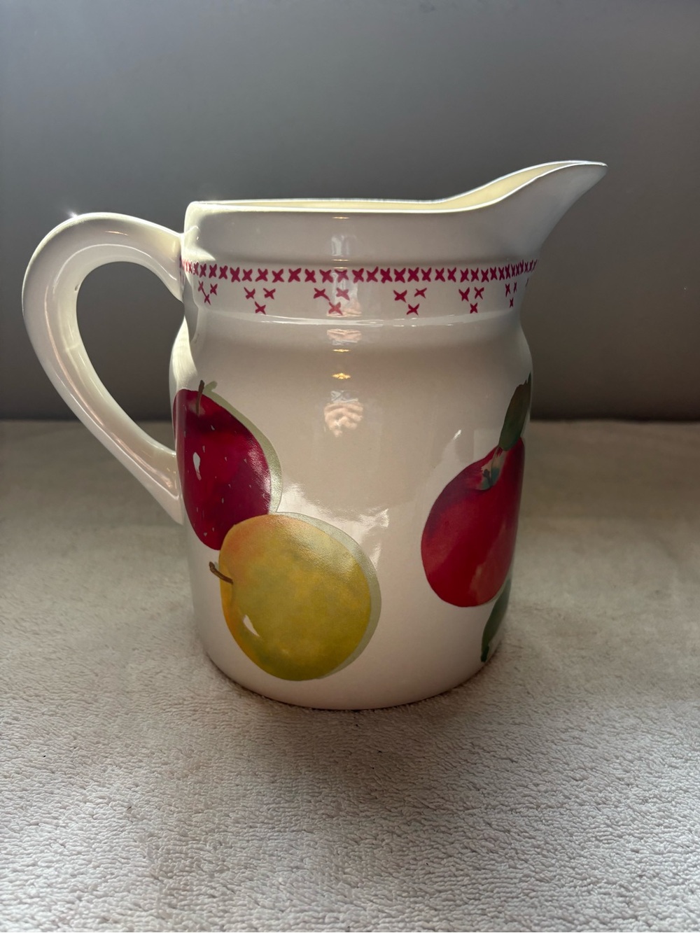 Mint Hallmark Jan Karon Mitford Red & Yellow Delicious Apples Milk Pitcher Jug